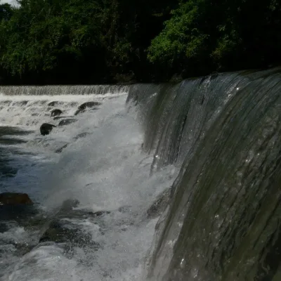 Caídas de agua de La Bocatoma de Bagazal en Villeta. Foto: Tyraelos, CC BY-SA 3.0, vía Wikimedia Commons