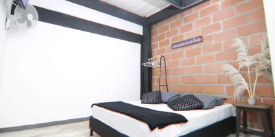 Habitación doble económica con ventana interna