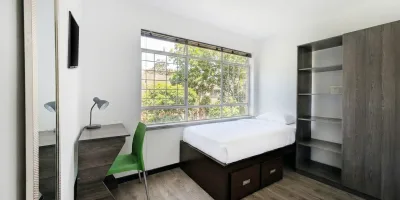 Habitación individual tipo club con más espacio